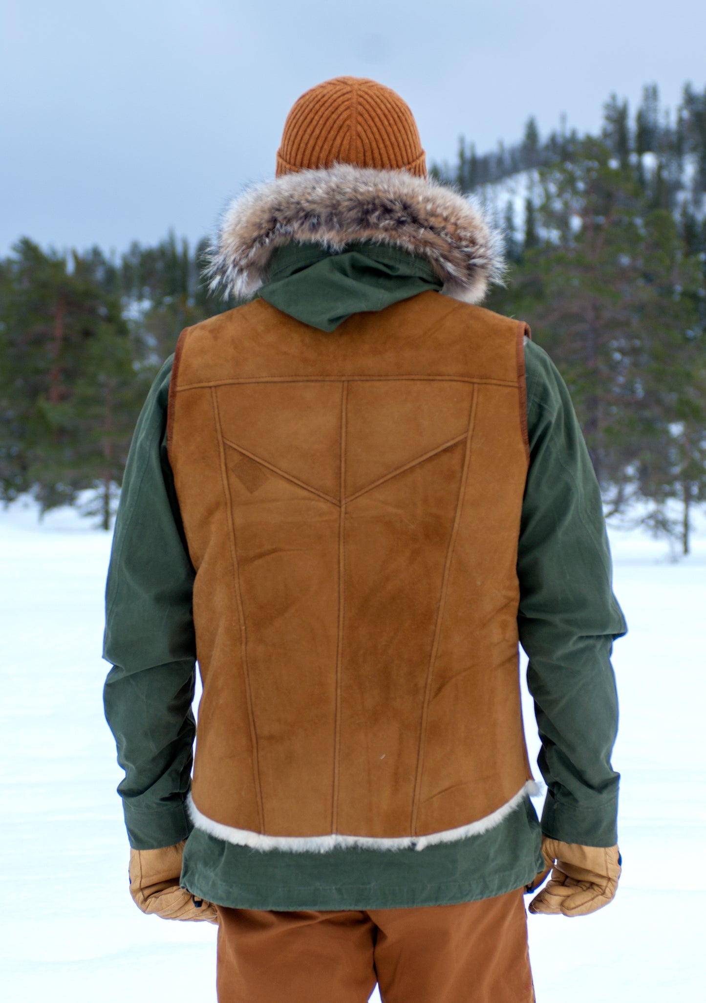 Saueskinn vest, laget i Norge. Unisex